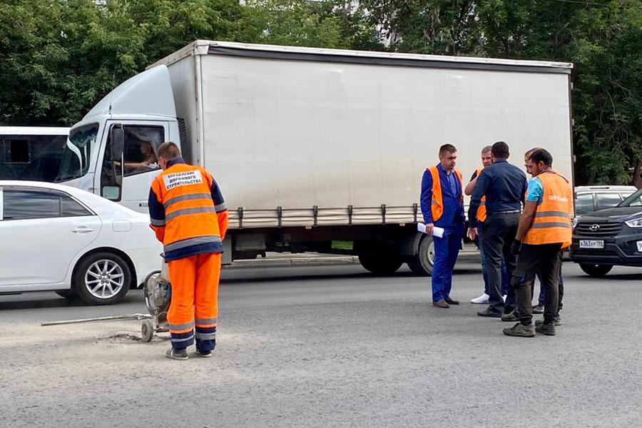 Фото «Дорожный контроль» продолжает держать руку на пульсе: прошёл мониторинг ремонта дорог в Заельцовском районе 3